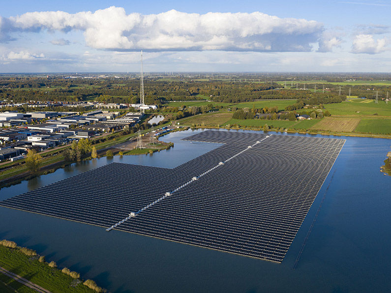  Tailândia maior fazenda solar flutuante será concluída em junho 2021 